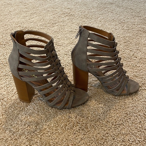 Mi.iM Shoes - Heels NWOT